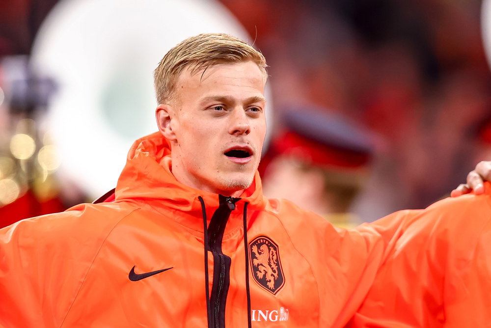 Tottenham want to further improve their defence by bringing Jan Paul van Hecke to the club this summer.