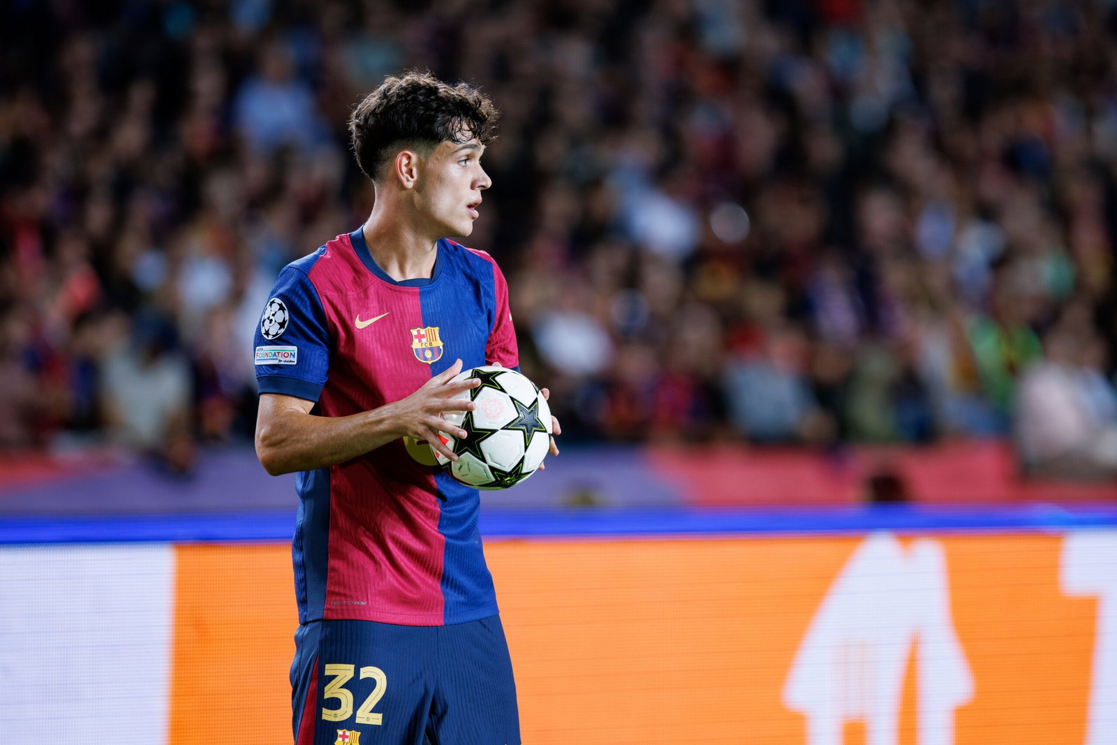 Everton, Fulham and Liverpool are keen on Héctor Fort