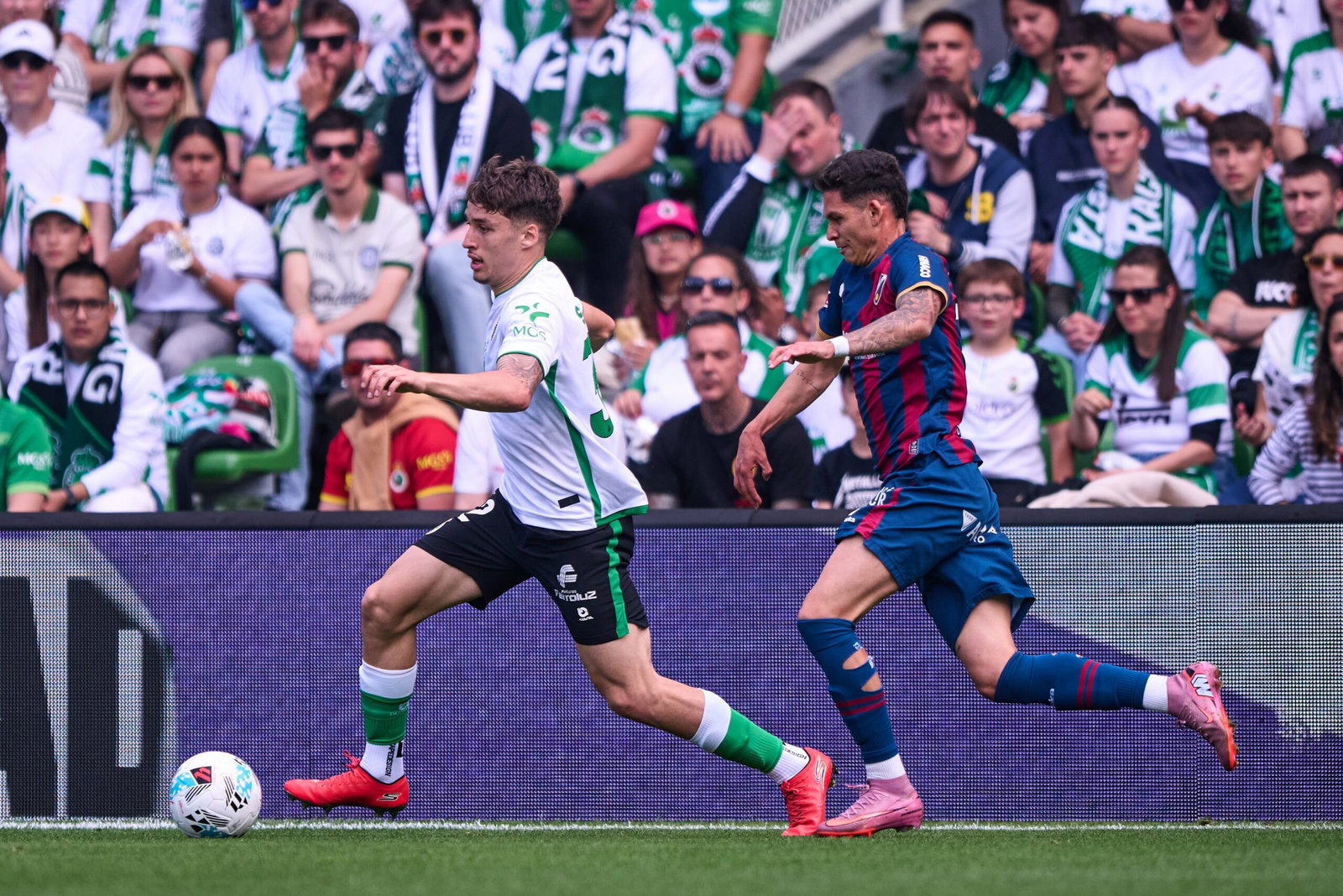 Manchester United and Newcastle United target Jorge Salinas in action for Racing Santander