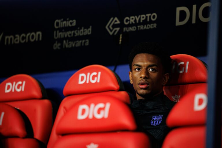 Manchester United make new late push for signing – Efforts ongoing right now