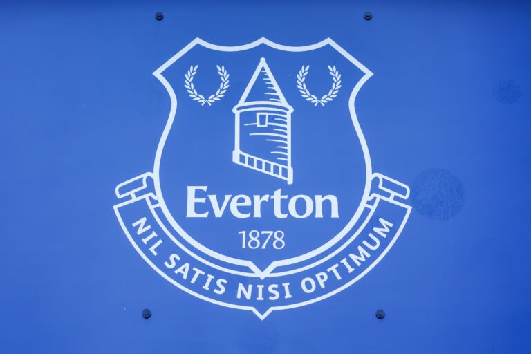 Everton encouragement to sign free agent as he rejects 2 other clubs