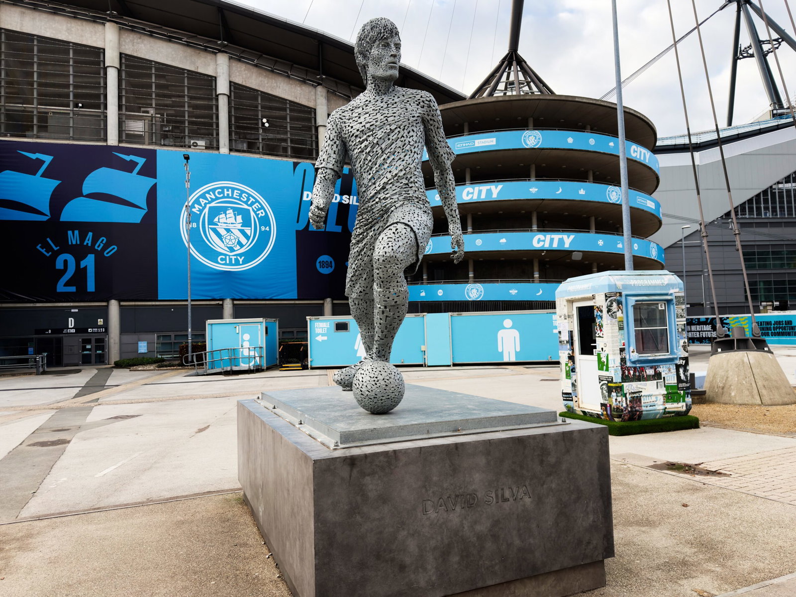 David Silva statue